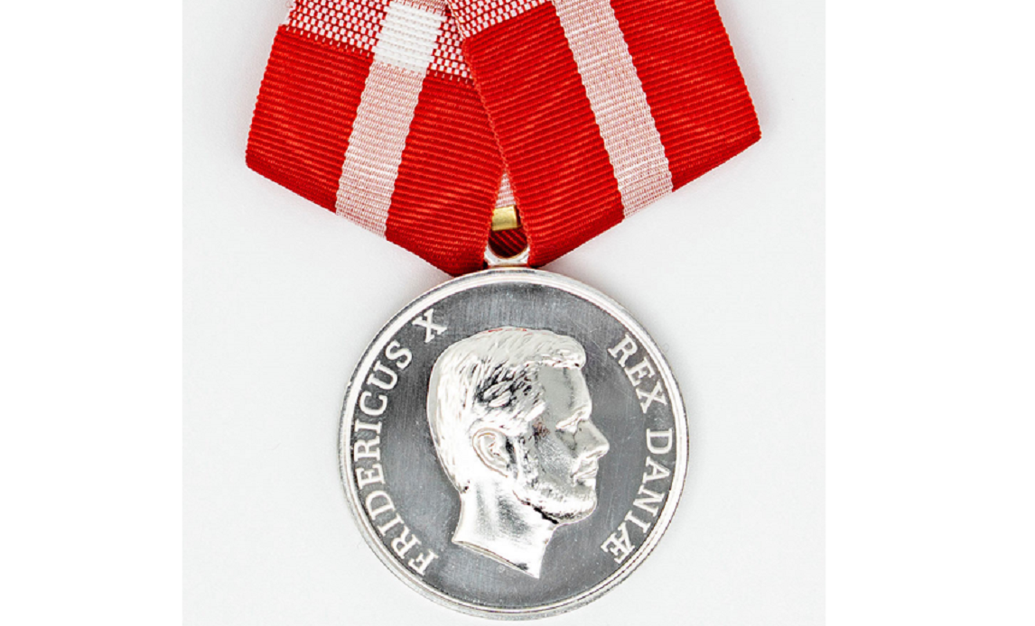 Fortjenstmedalje sølv krydsbånd